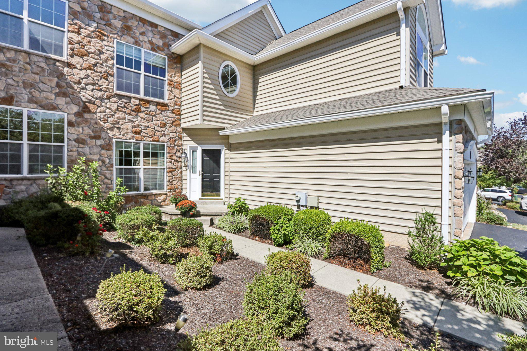 15 OAKBROOK COURT