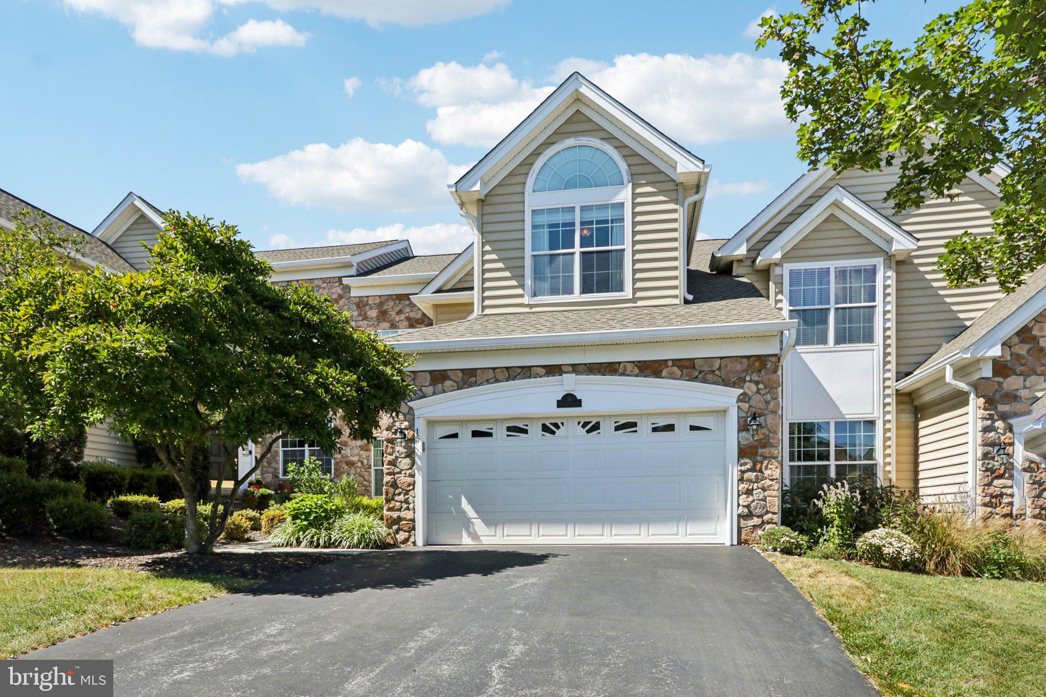 15 OAKBROOK COURT
