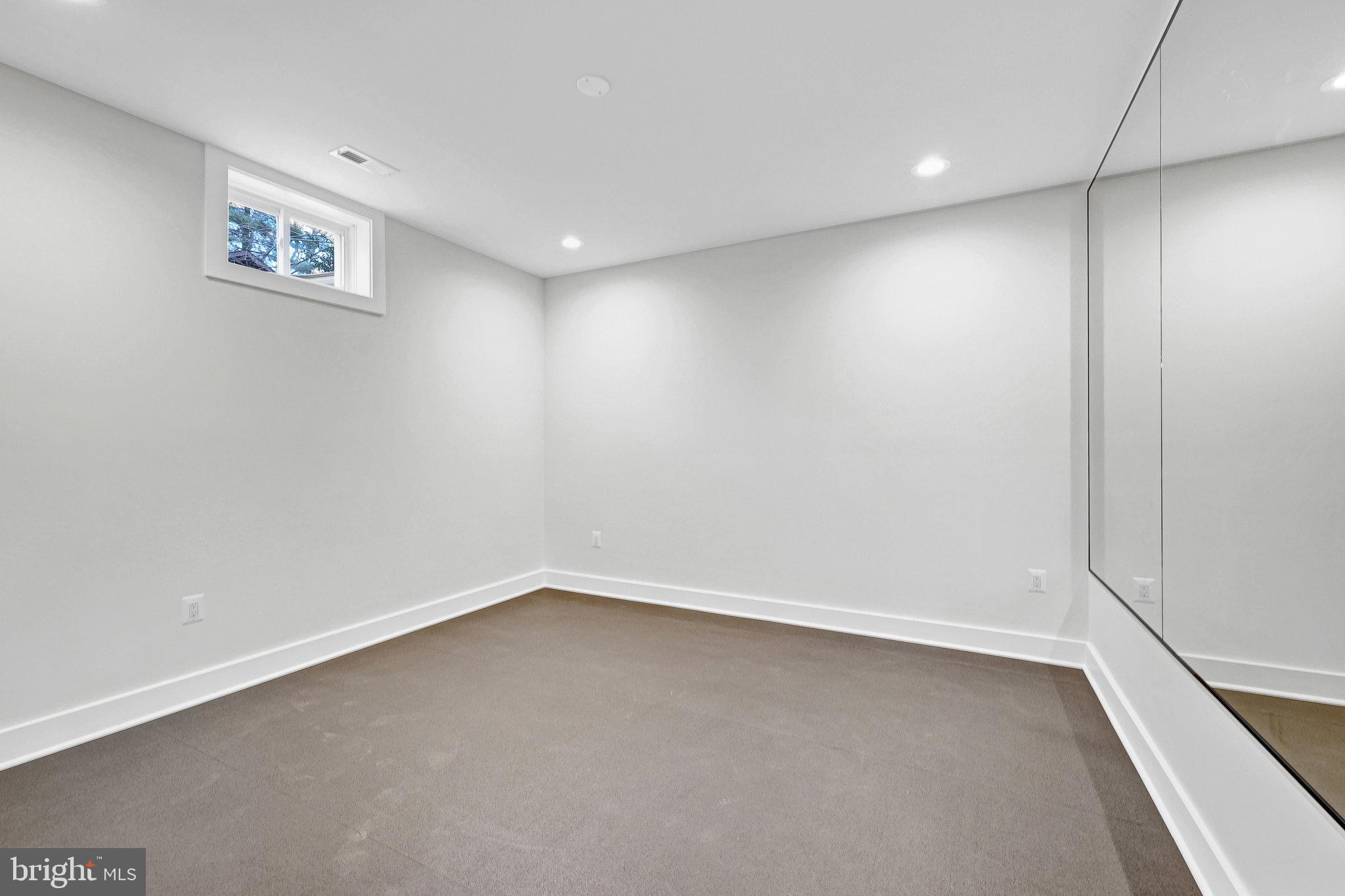 CROSSWOODS - Residential