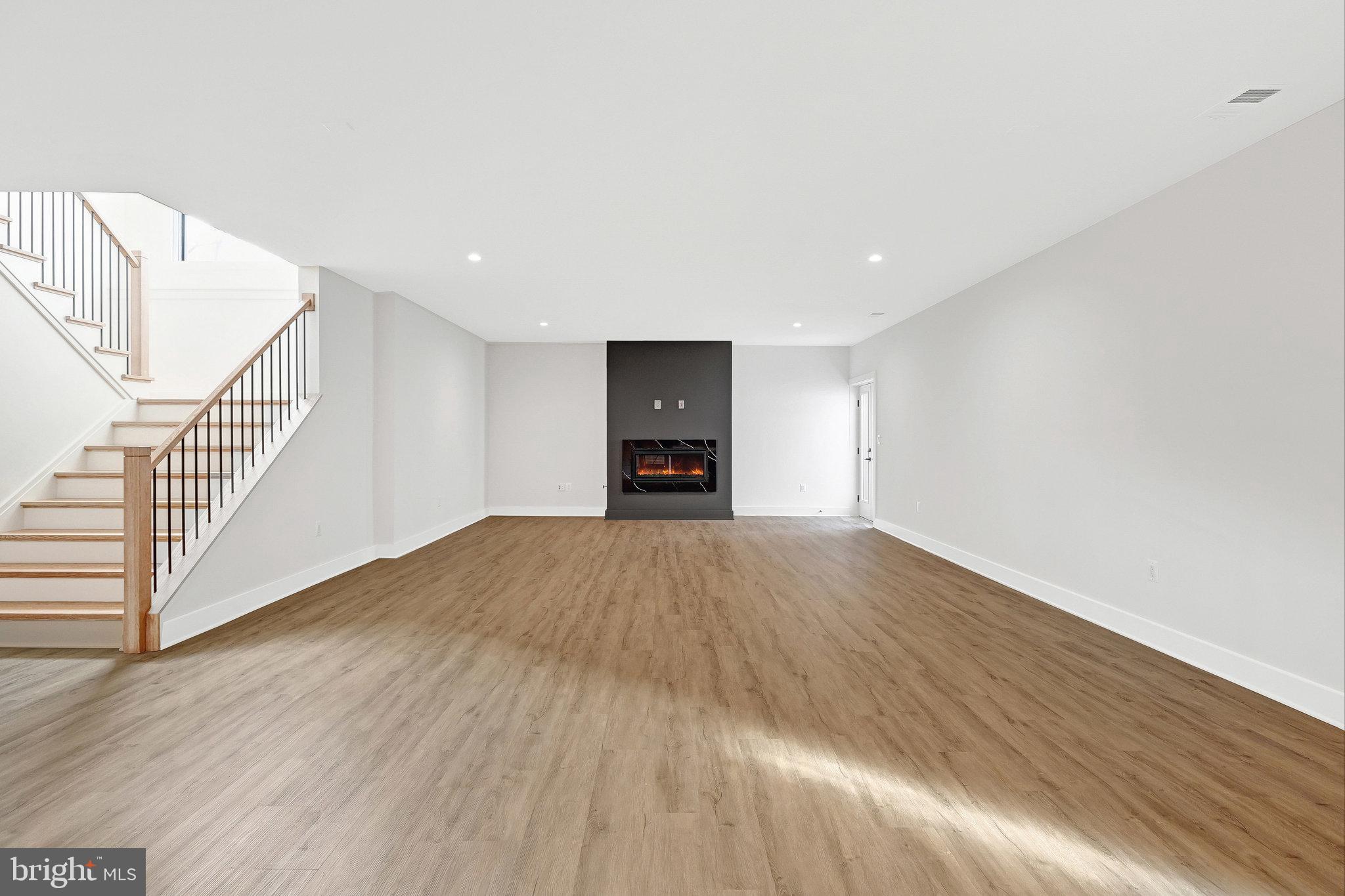 CROSSWOODS - Residential