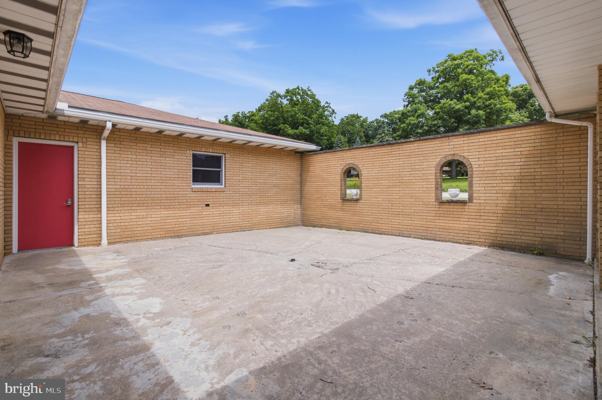 3361 TYRONE PIKE
