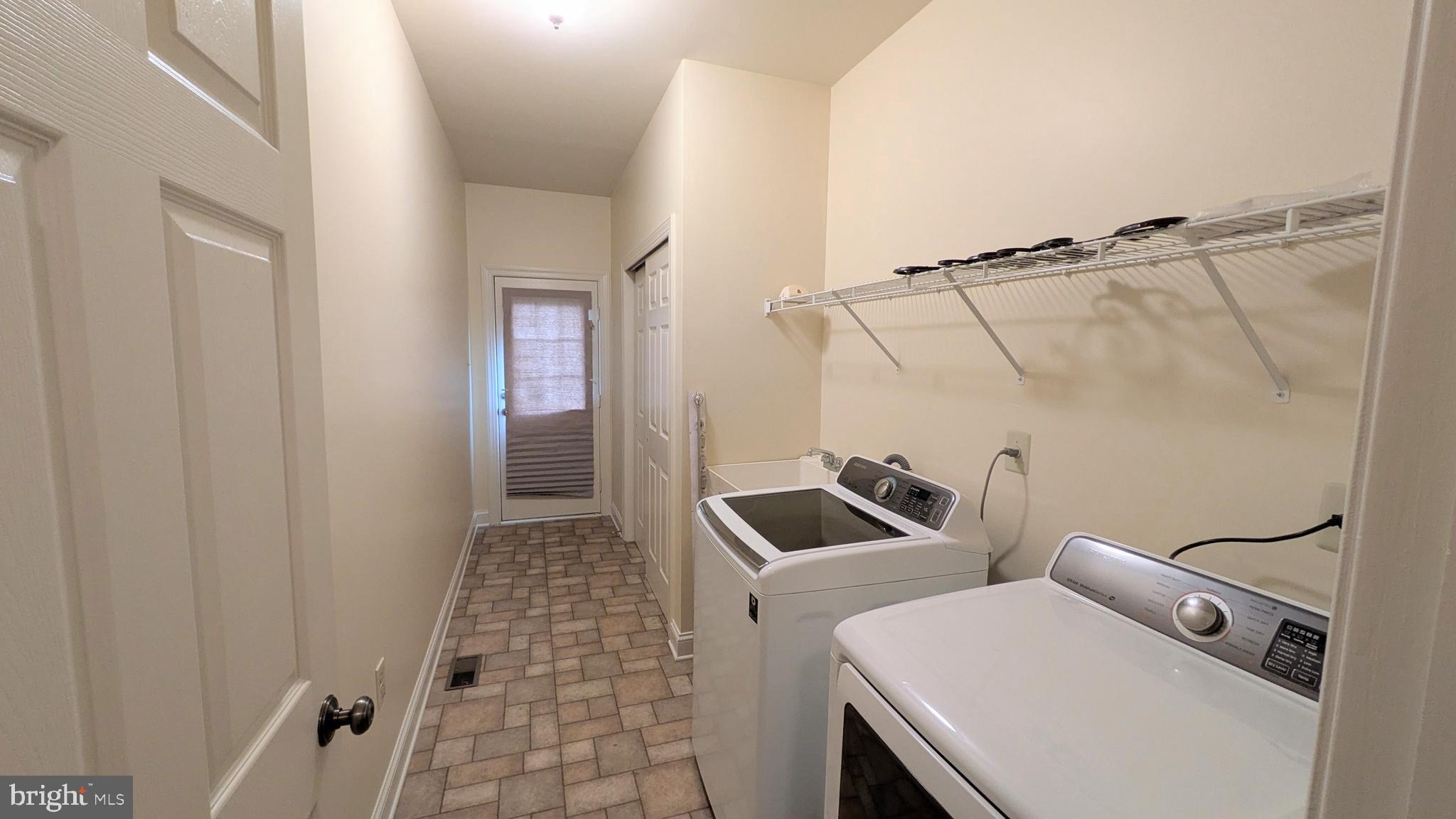 RIDINGS AT BELL T - Residential Lease