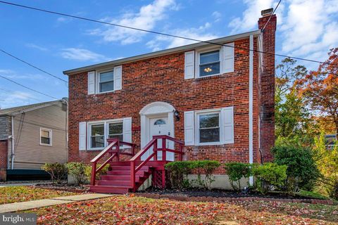 4822 WOODLAWN DRIVE HYATTSVILLE MD 20784