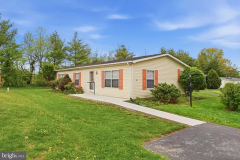 36 Bentwood Circle, Harleysville, PA MLS: PAMC2177298