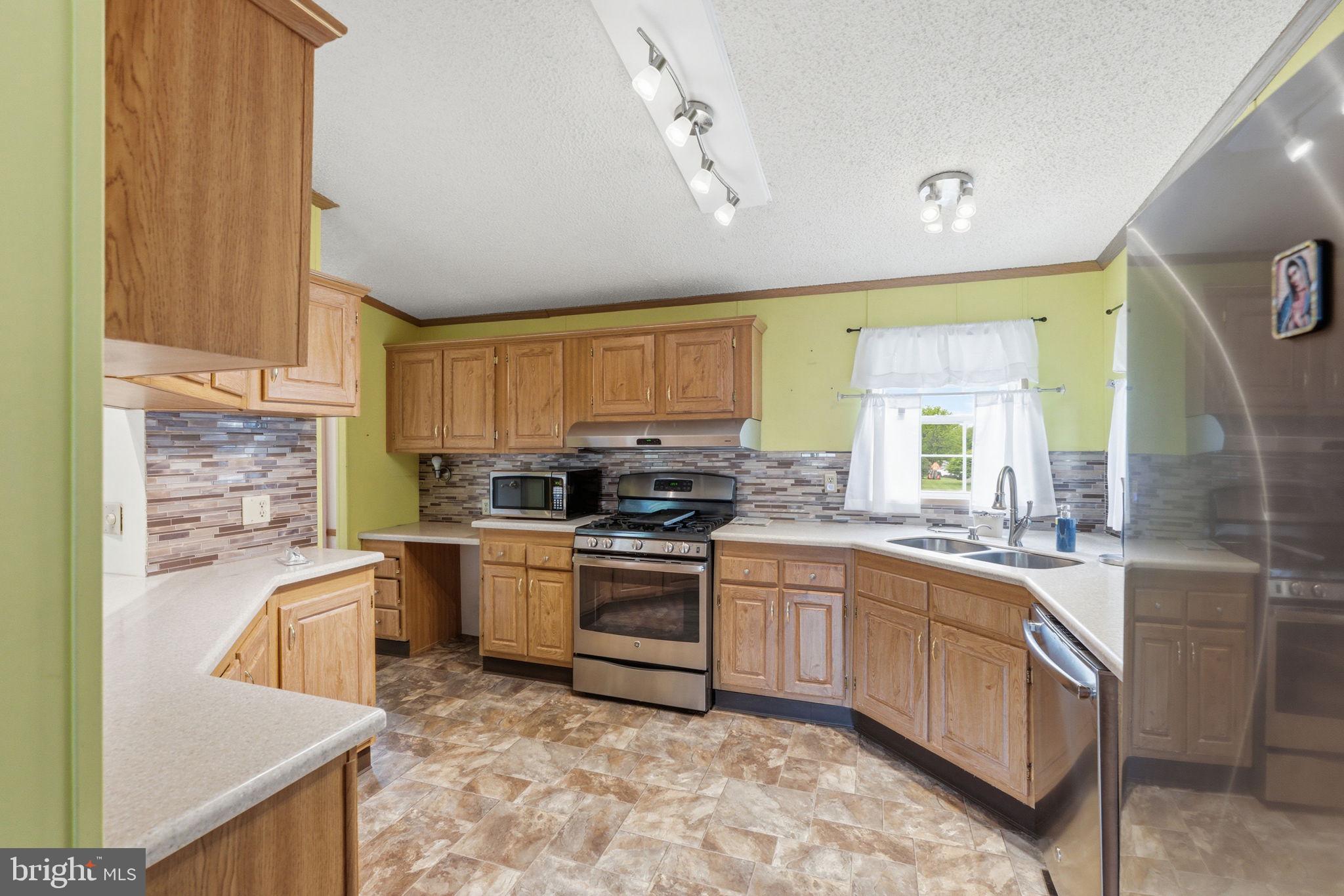 WALNUT MEADOWS - Residential