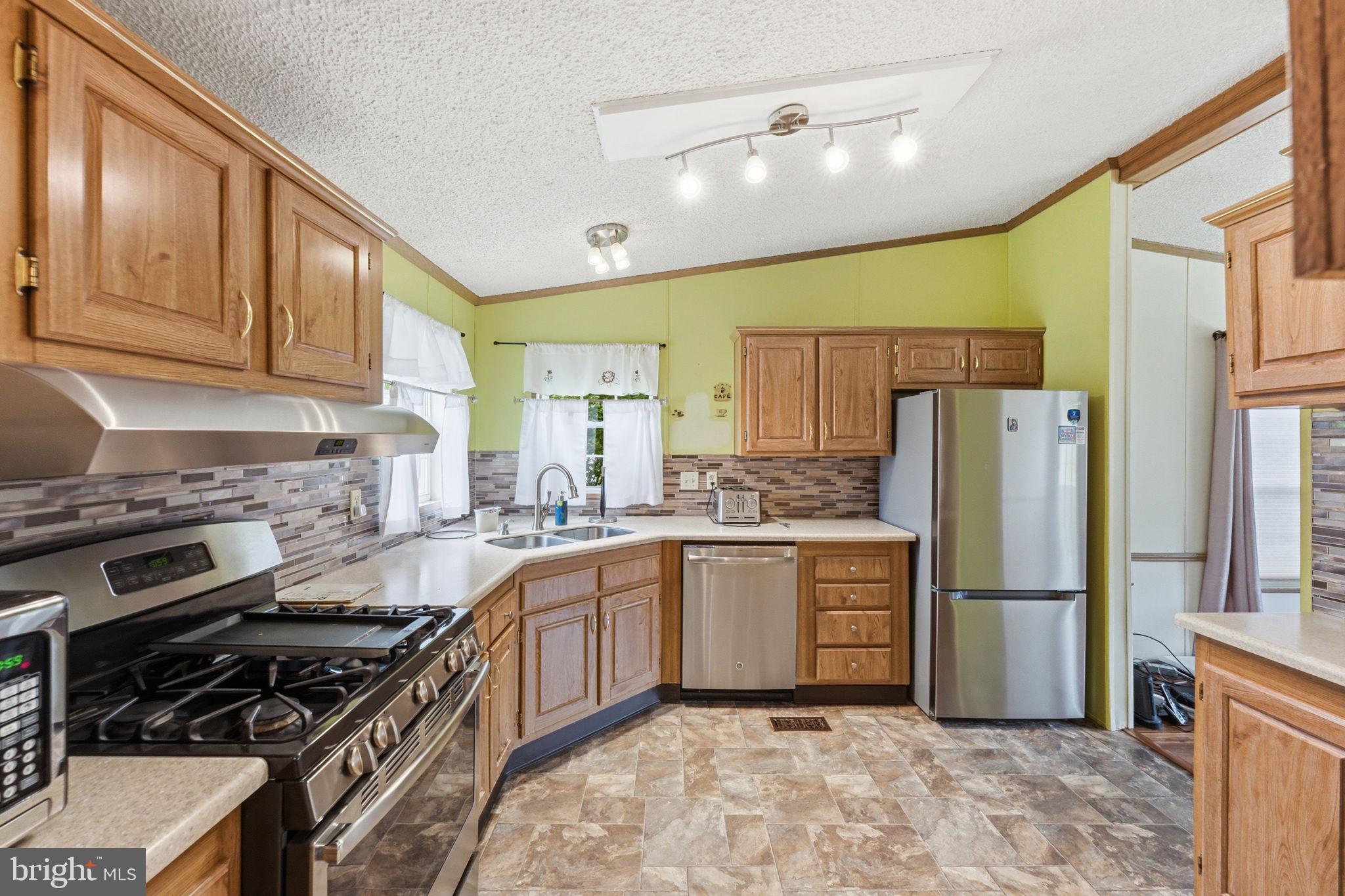 WALNUT MEADOWS - Residential
