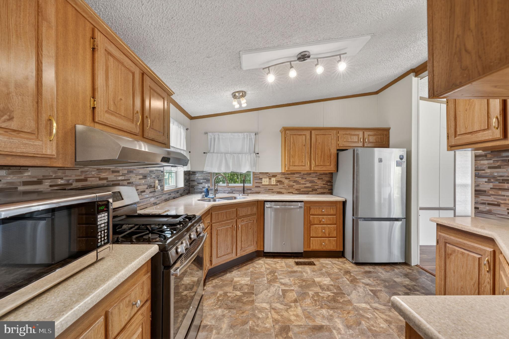 36 BENTWOOD CIRCLE