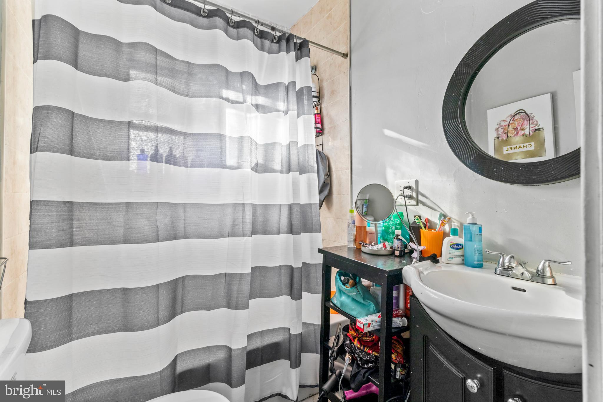 COLMAR MANOR - Residential