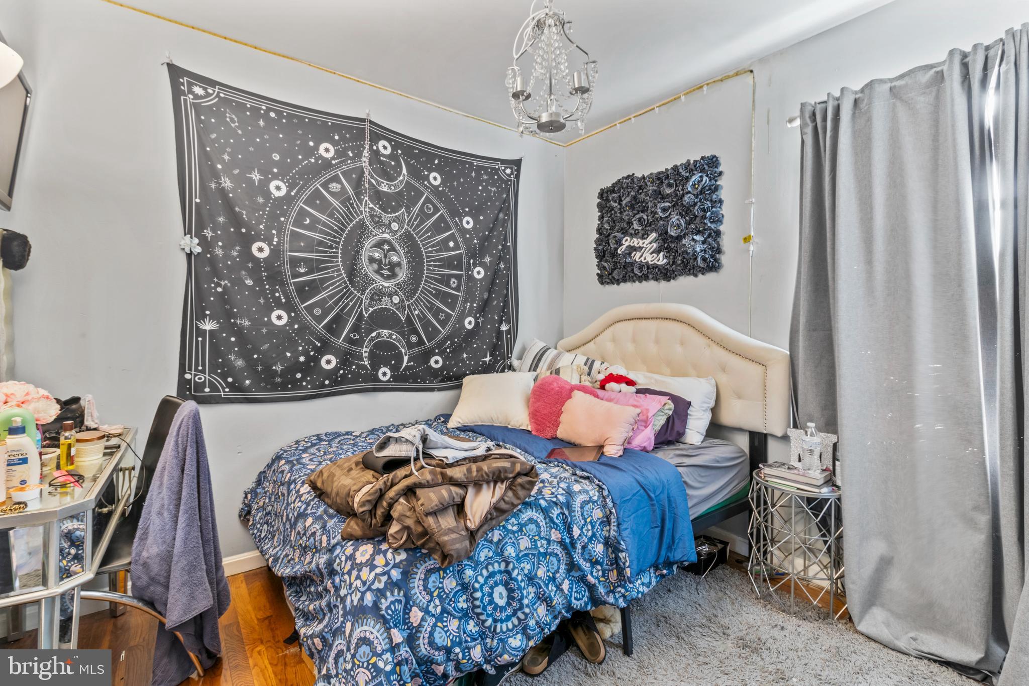 COLMAR MANOR - Residential