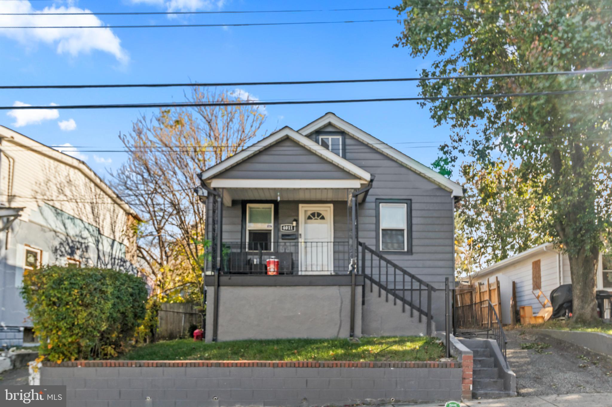 COLMAR MANOR - Residential