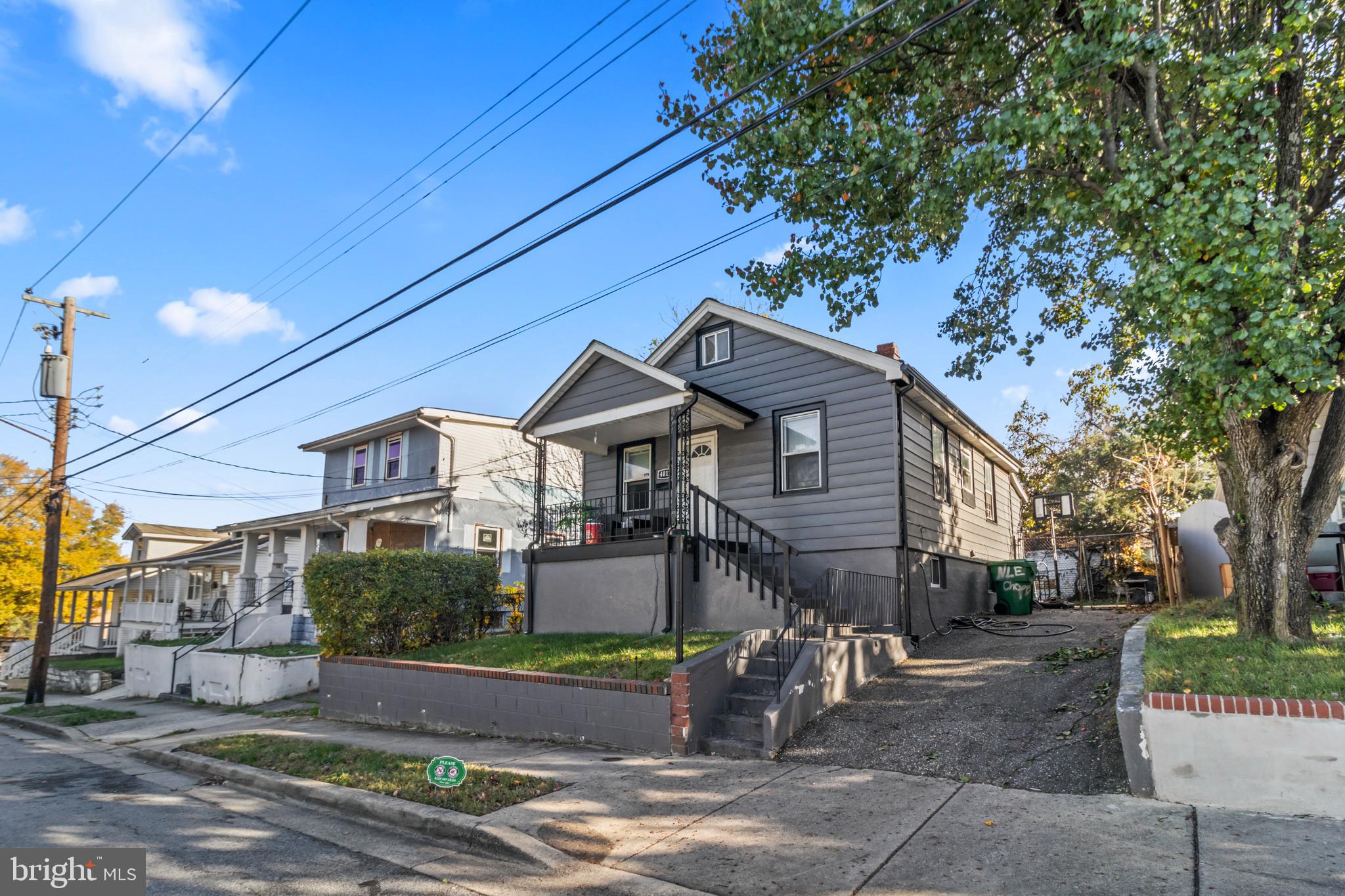 COLMAR MANOR - Residential