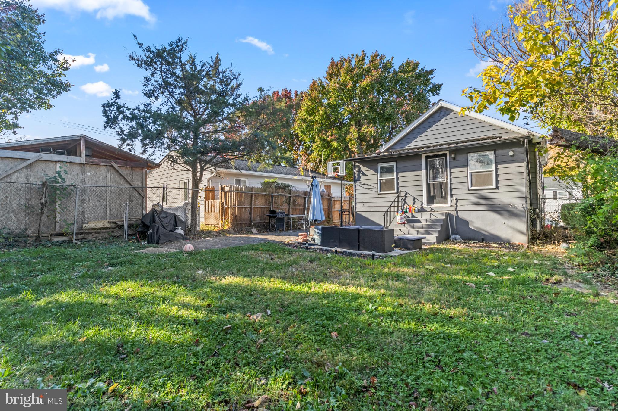 COLMAR MANOR - Residential