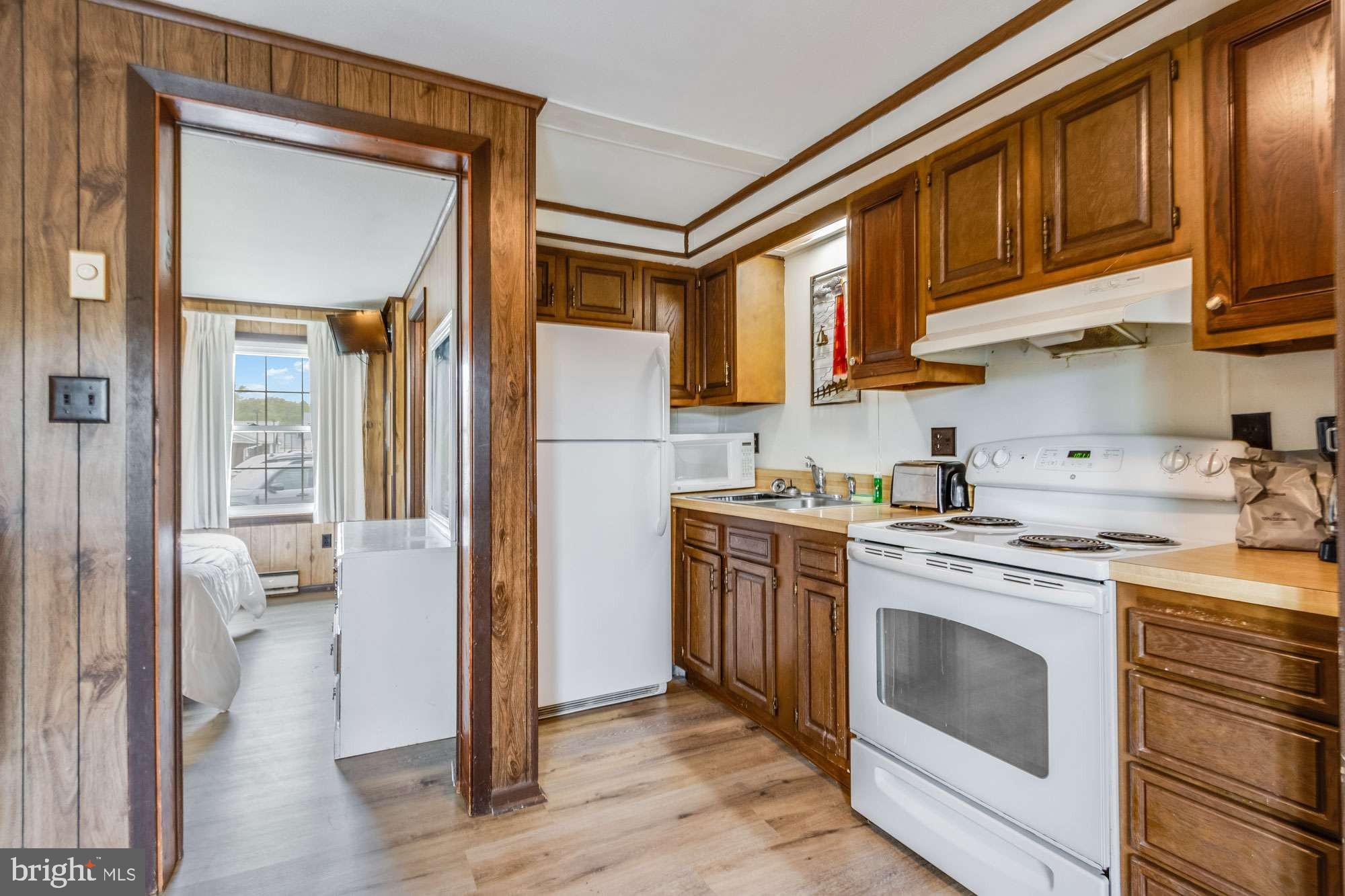 18282 COASTAL HIGHWAY