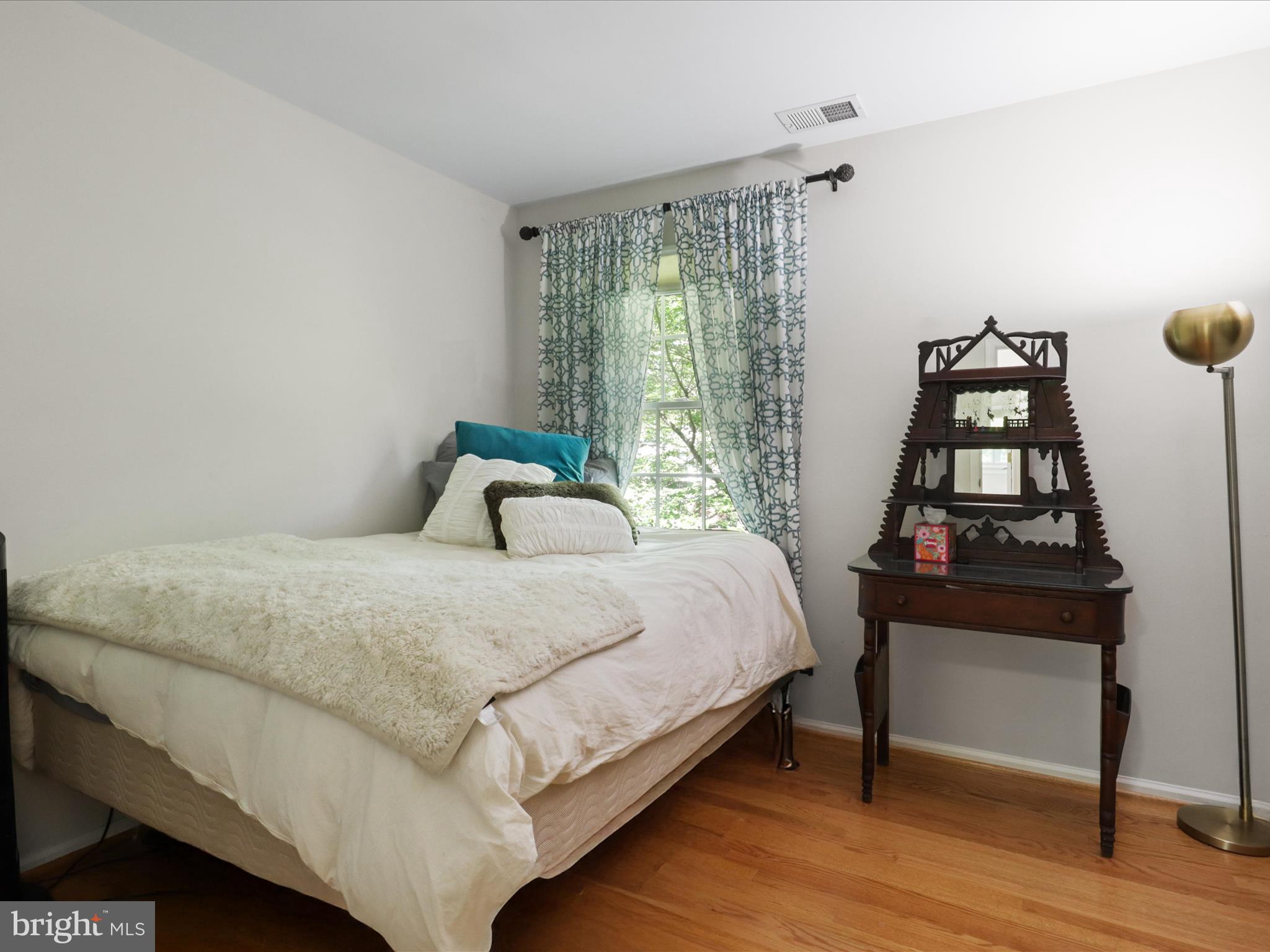 WOLF TRAP GREEN - Residential