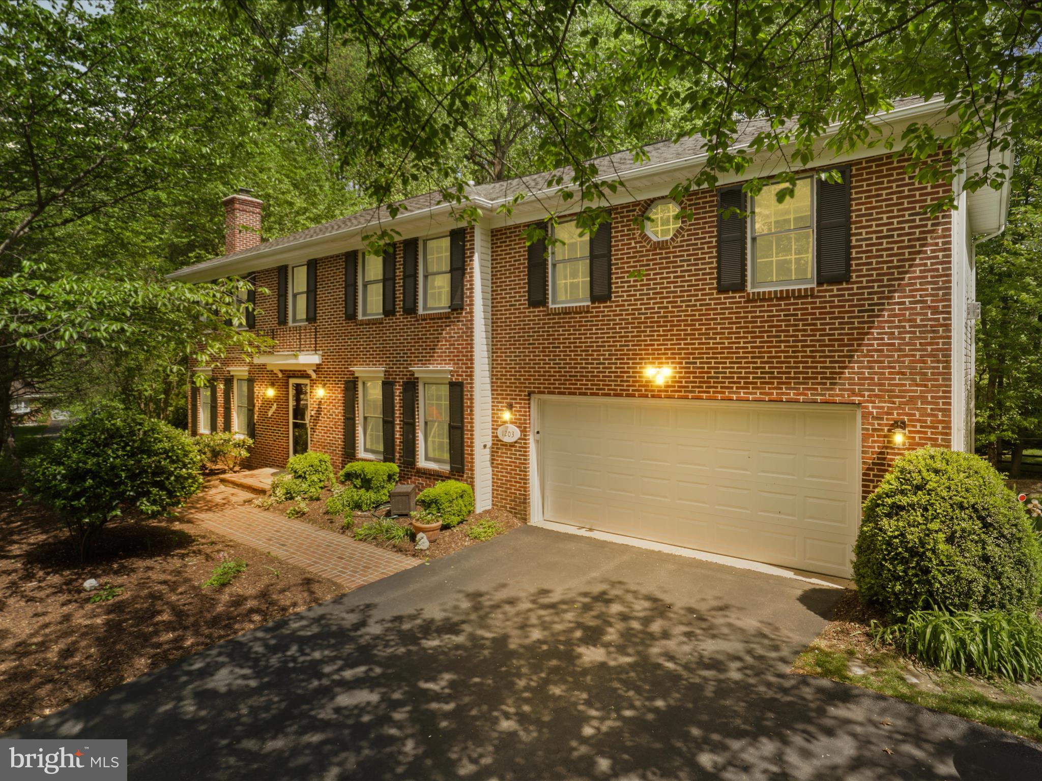 WOLF TRAP GREEN - Residential