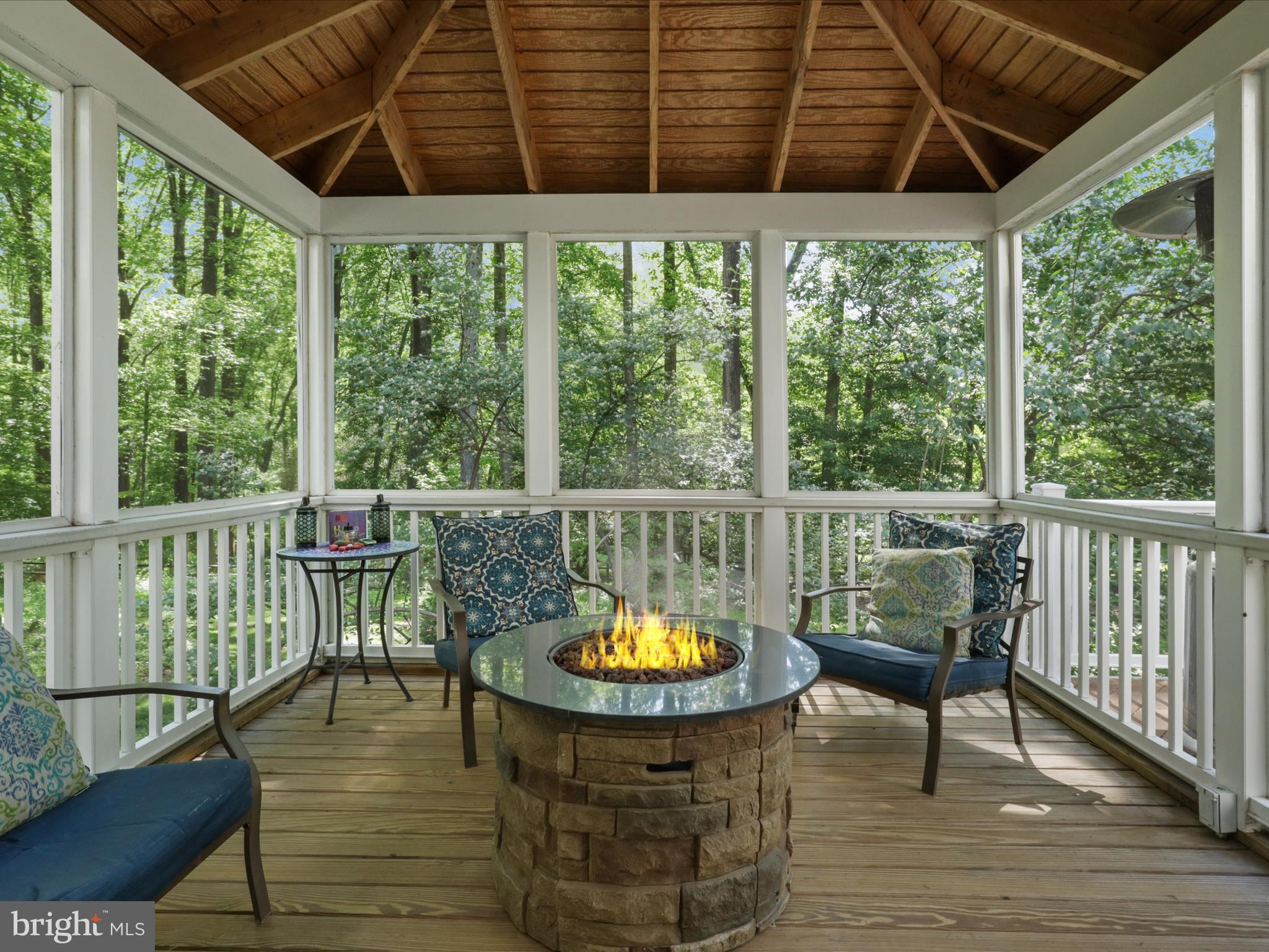 WOLF TRAP GREEN - Residential