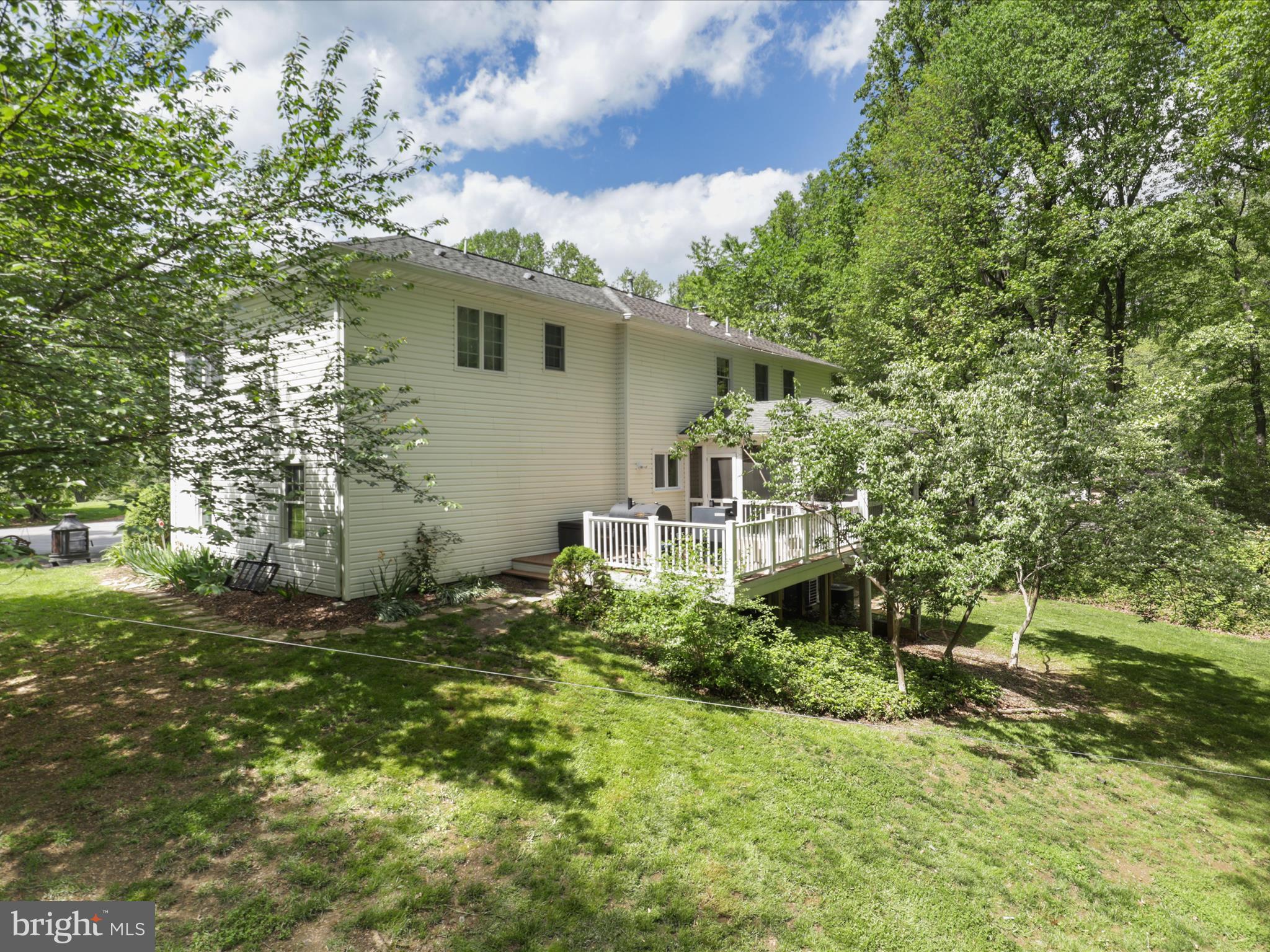 WOLF TRAP GREEN - Residential