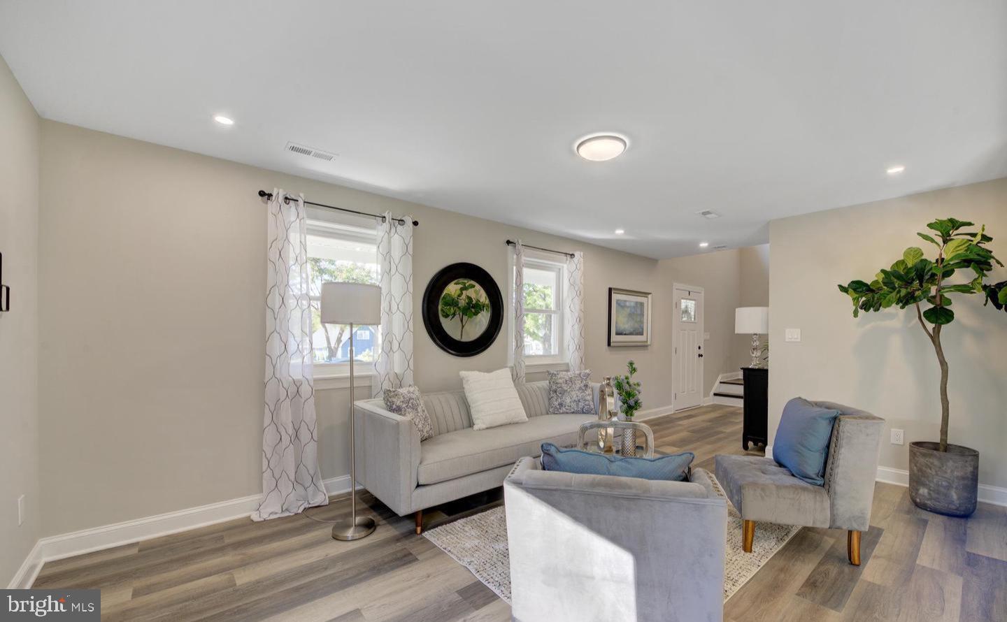 38 PINAFORE LANE