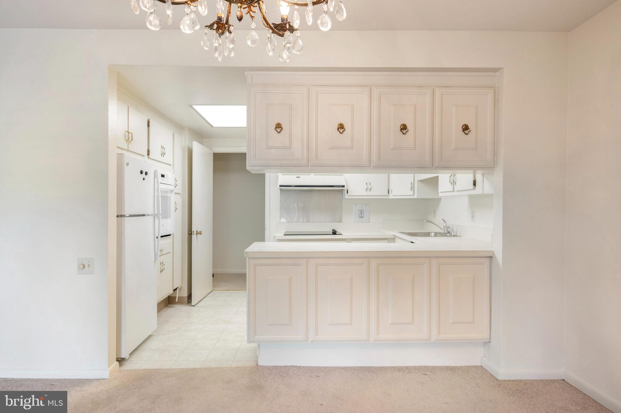 LEISURE WORLD - Residential