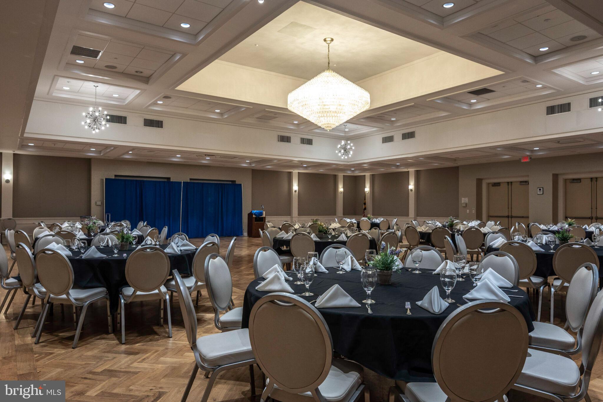 LEISURE WORLD - Residential