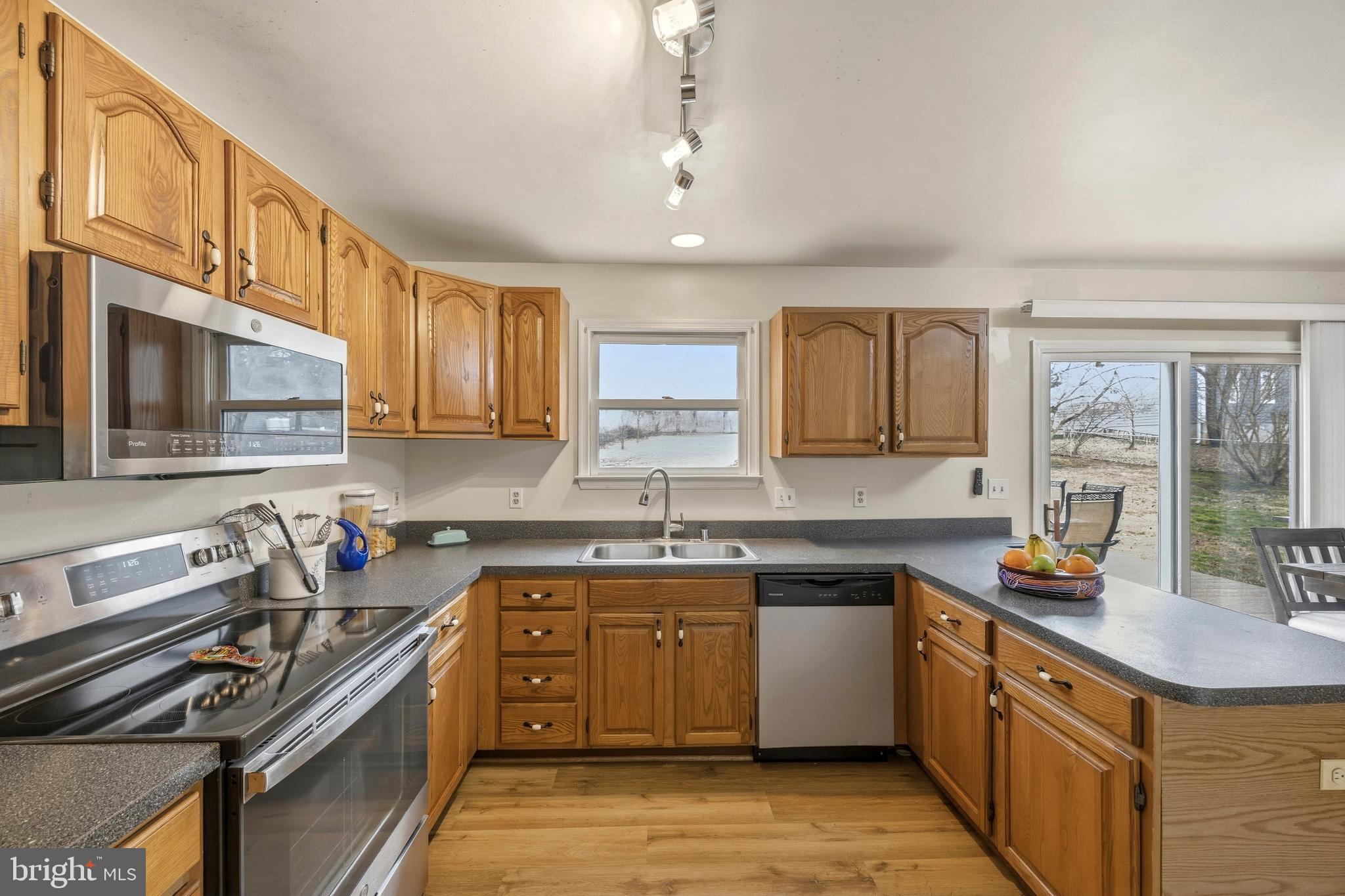 OYSTER HARBOR - Residential