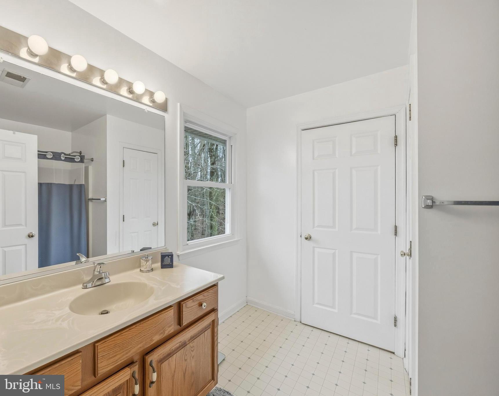 OYSTER HARBOR - Residential