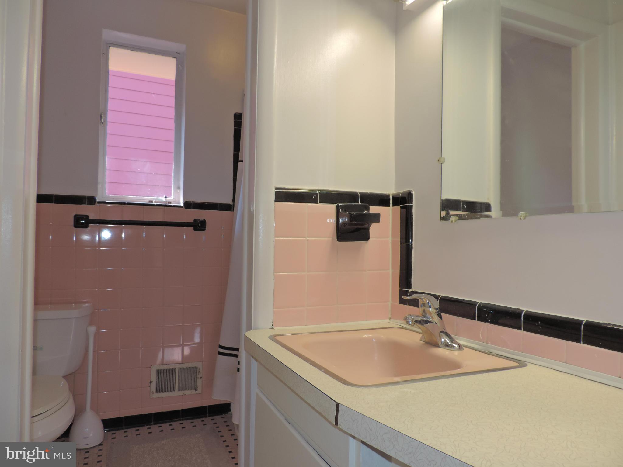 ADDISON HEIGHTS - Residential Lease