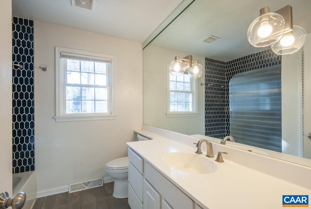 KNOLLWOOD - Residential