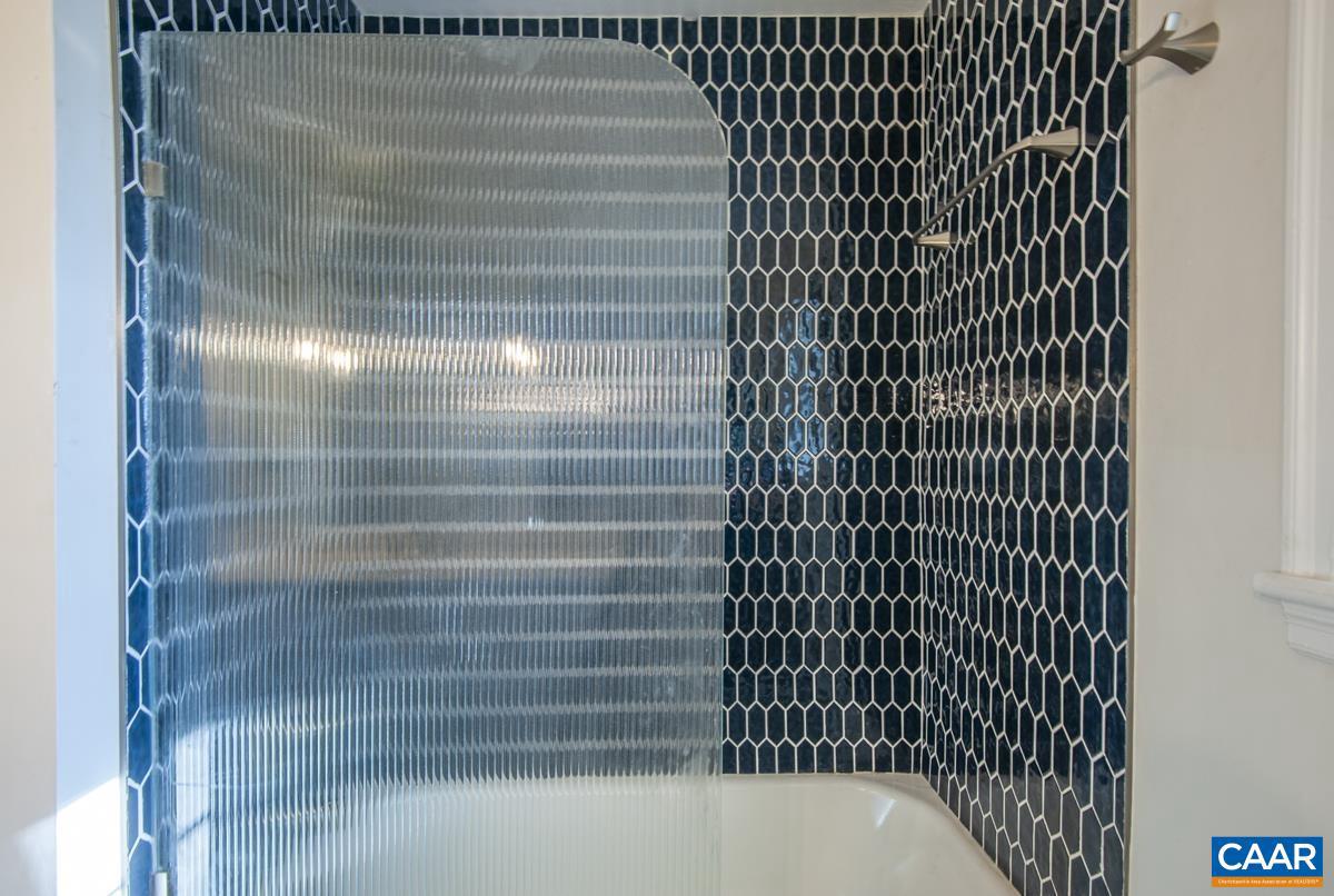 KNOLLWOOD - Residential