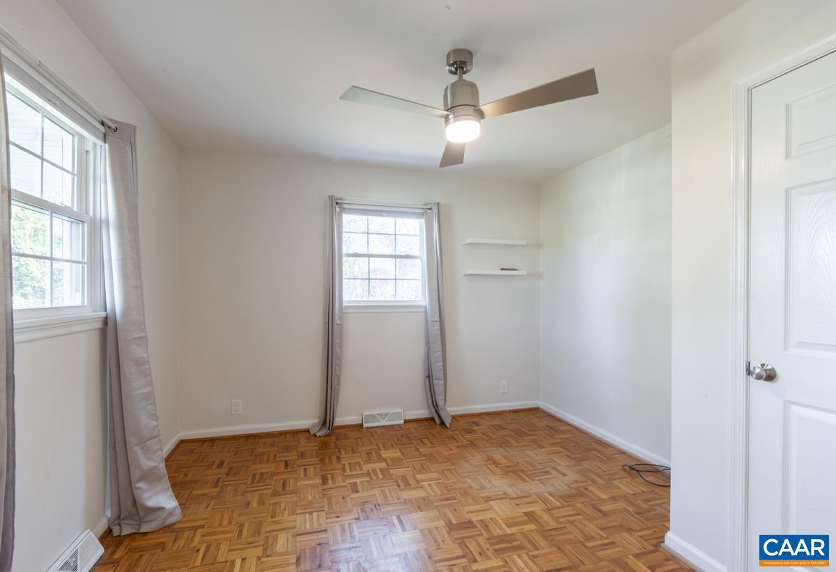 KNOLLWOOD - Residential