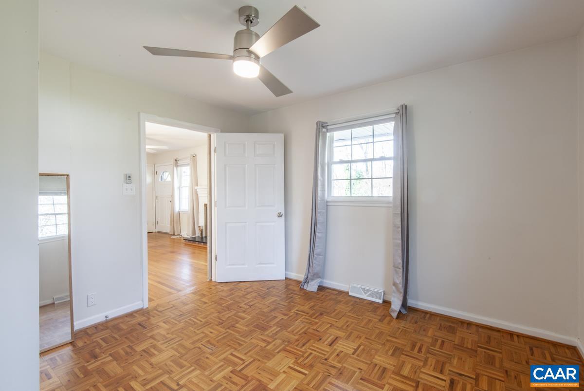 KNOLLWOOD - Residential