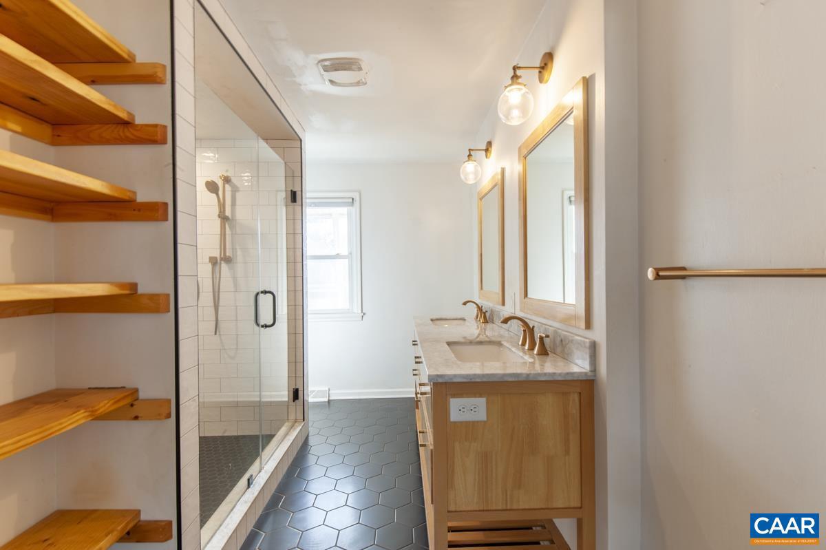 KNOLLWOOD - Residential