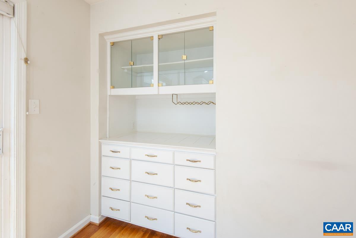 KNOLLWOOD - Residential