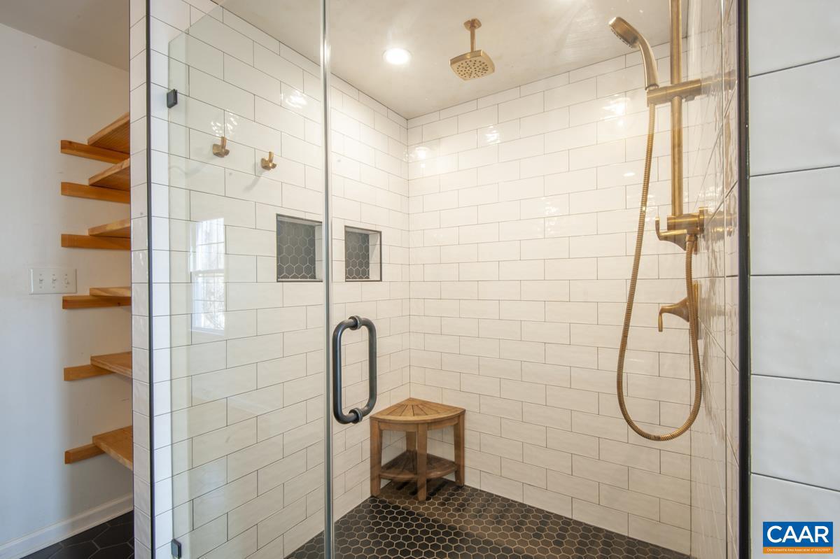 KNOLLWOOD - Residential