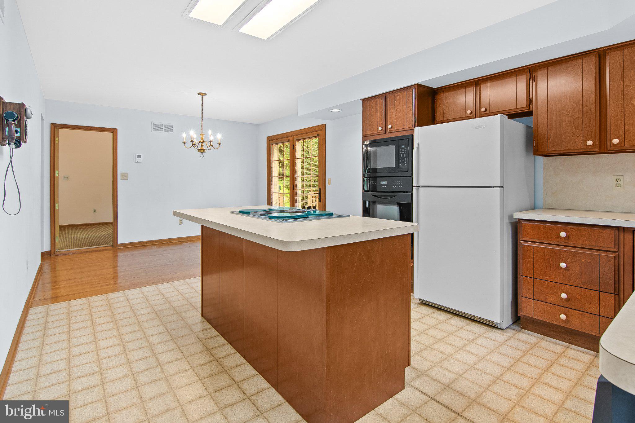 EDEN HILLS - Residential