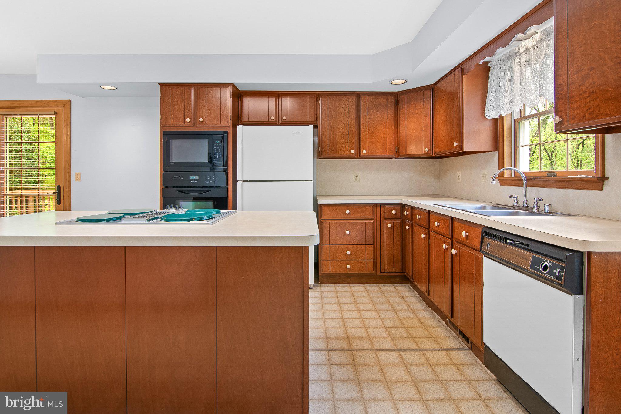 EDEN HILLS - Residential