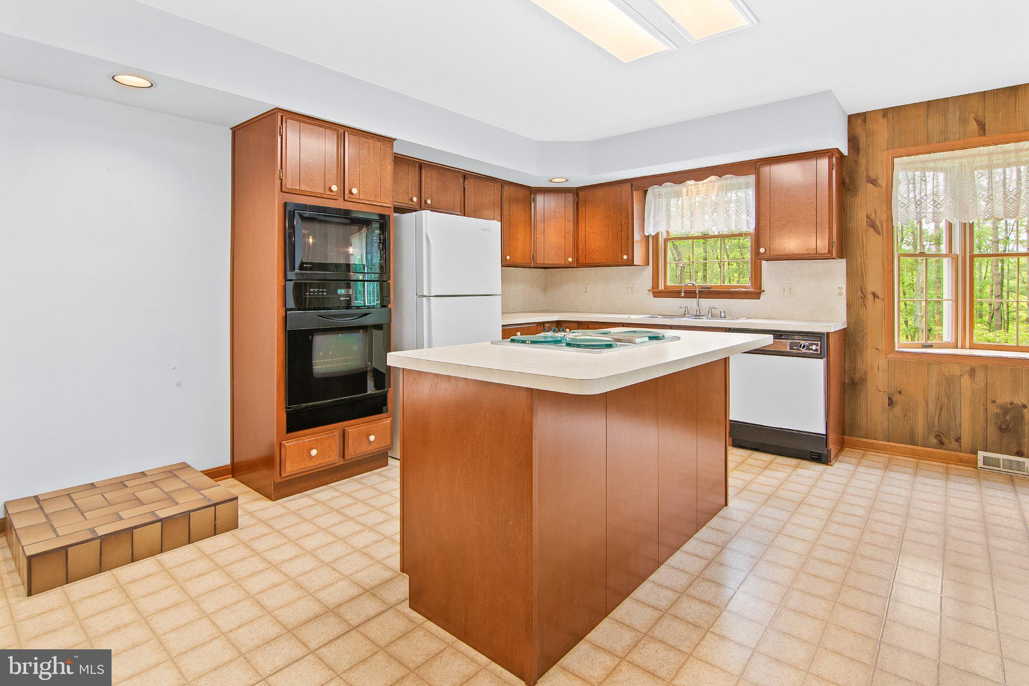 EDEN HILLS - Residential