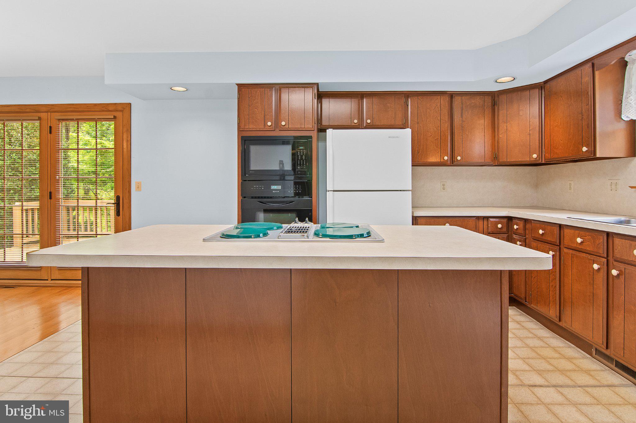 EDEN HILLS - Residential