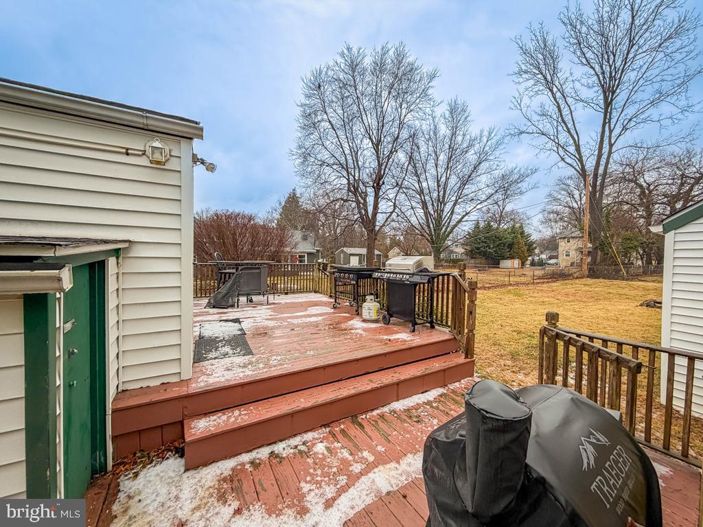 SAW MILL VALLEY - Residential