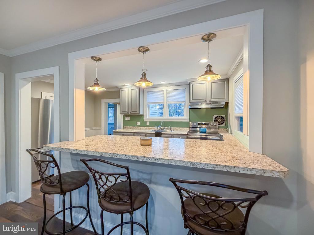 SAW MILL VALLEY - Residential