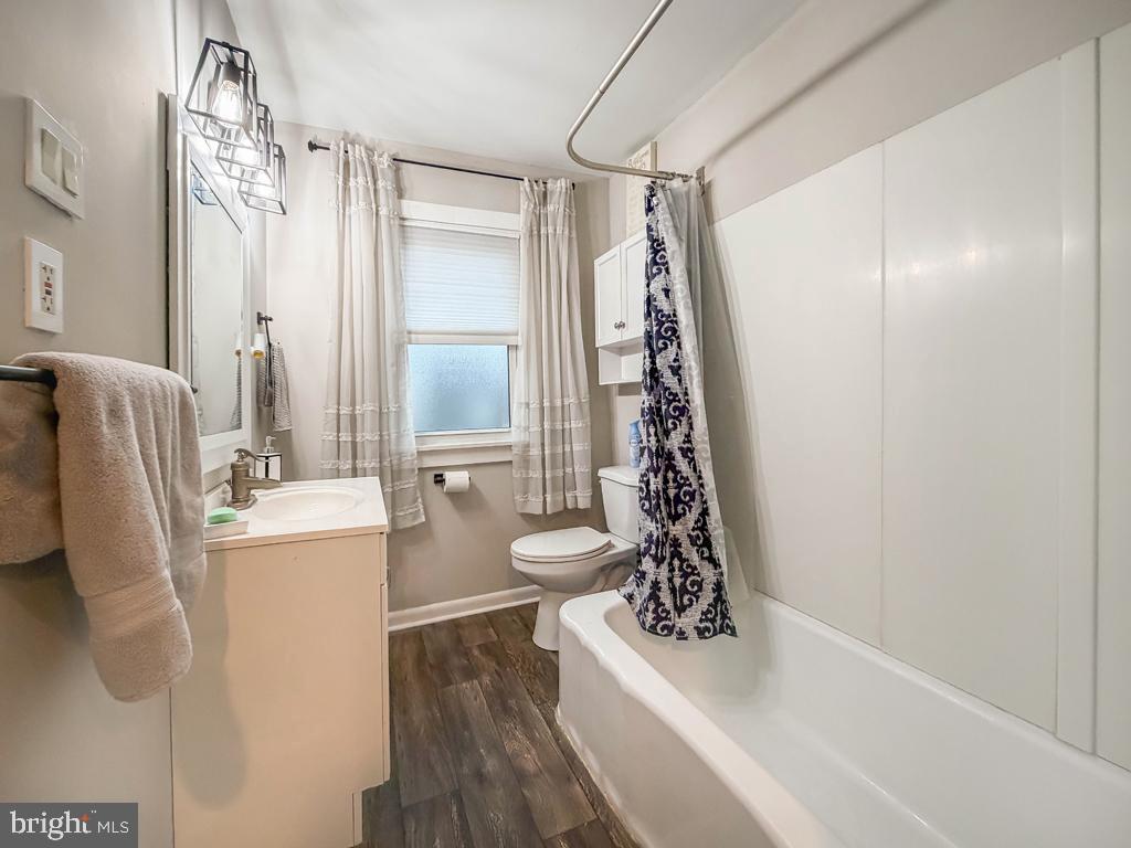 SAW MILL VALLEY - Residential