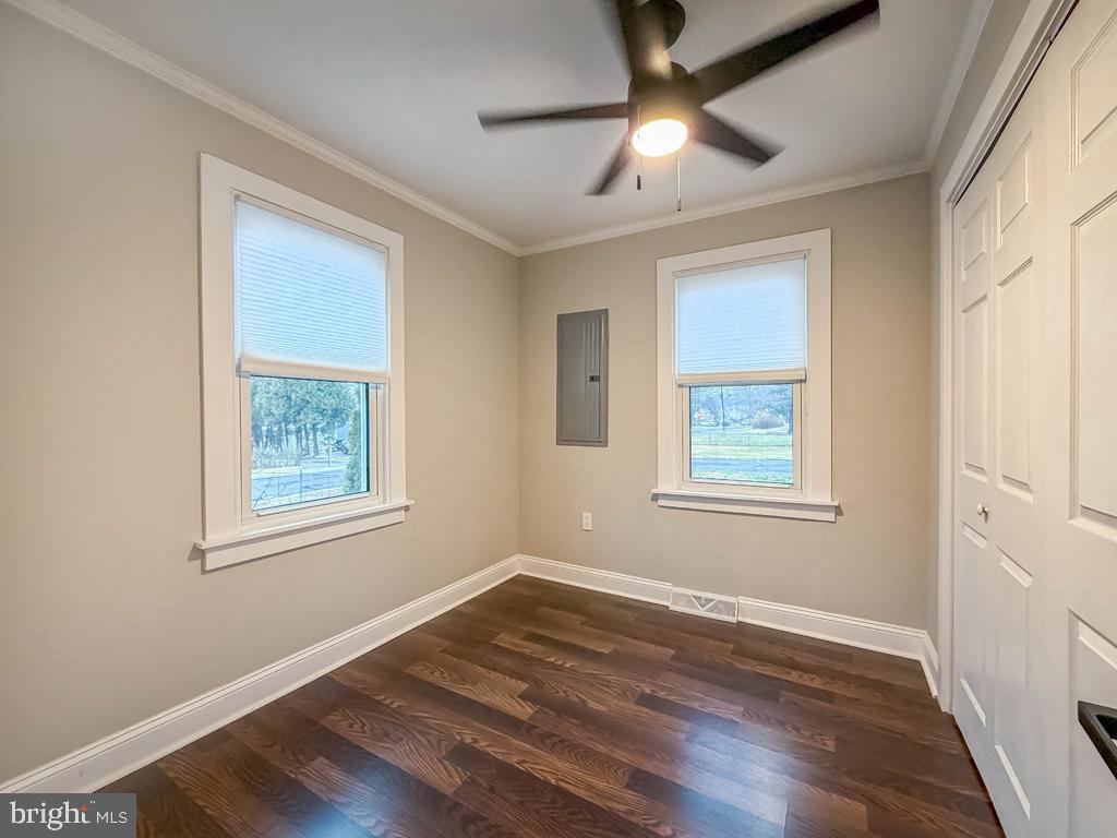 SAW MILL VALLEY - Residential