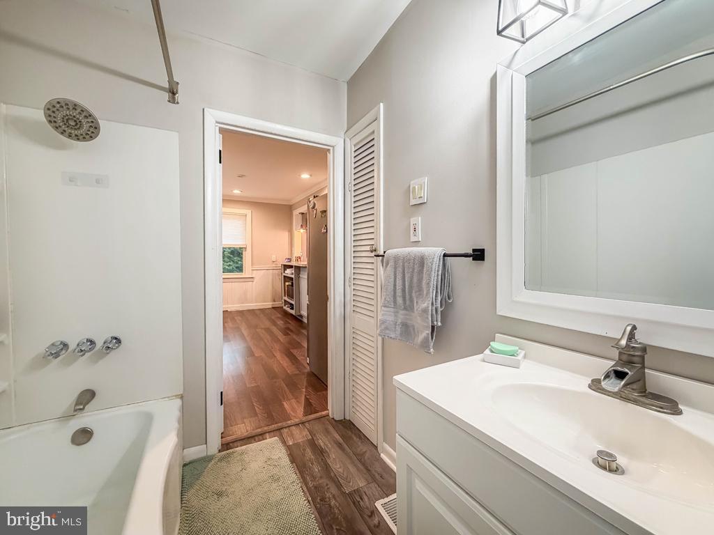 SAW MILL VALLEY - Residential