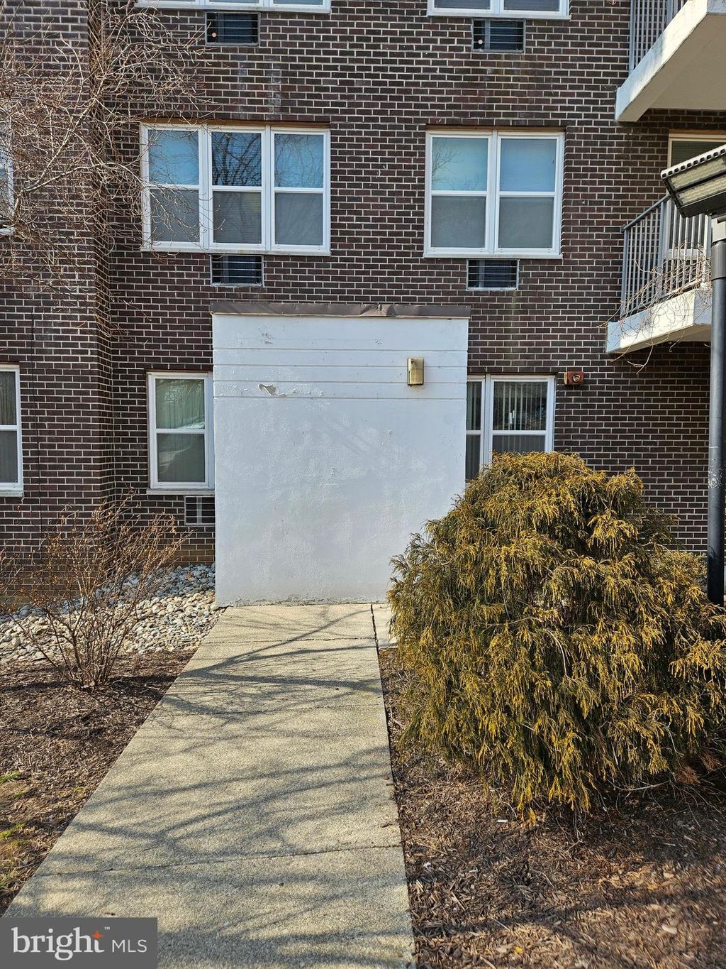 Photo of 1600 Lehigh Pkwy E Pkwy, ALLENTOWN, PA 18102 (MLS # PALH2011290)