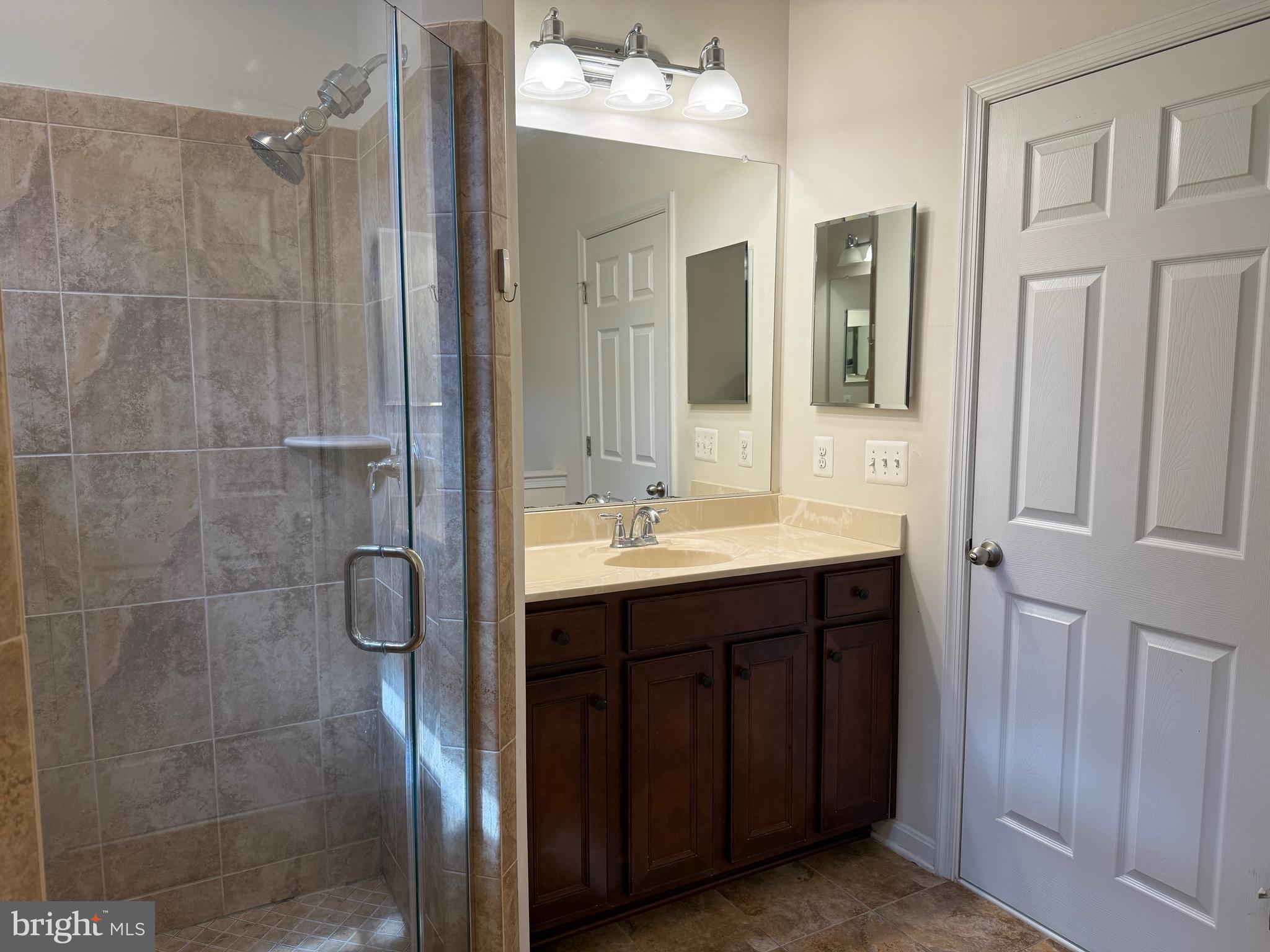 DOMINION CROSSING - Residential Lease