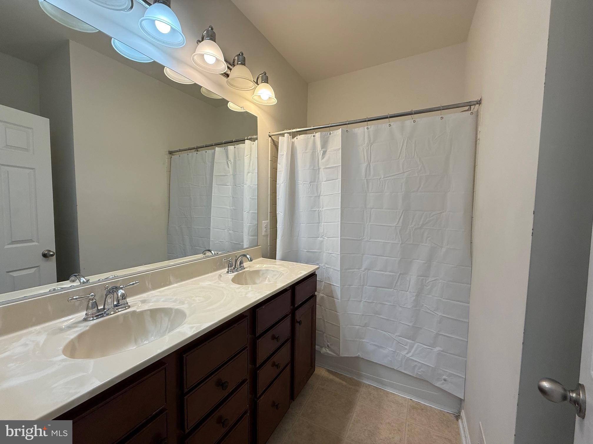 DOMINION CROSSING - Residential Lease