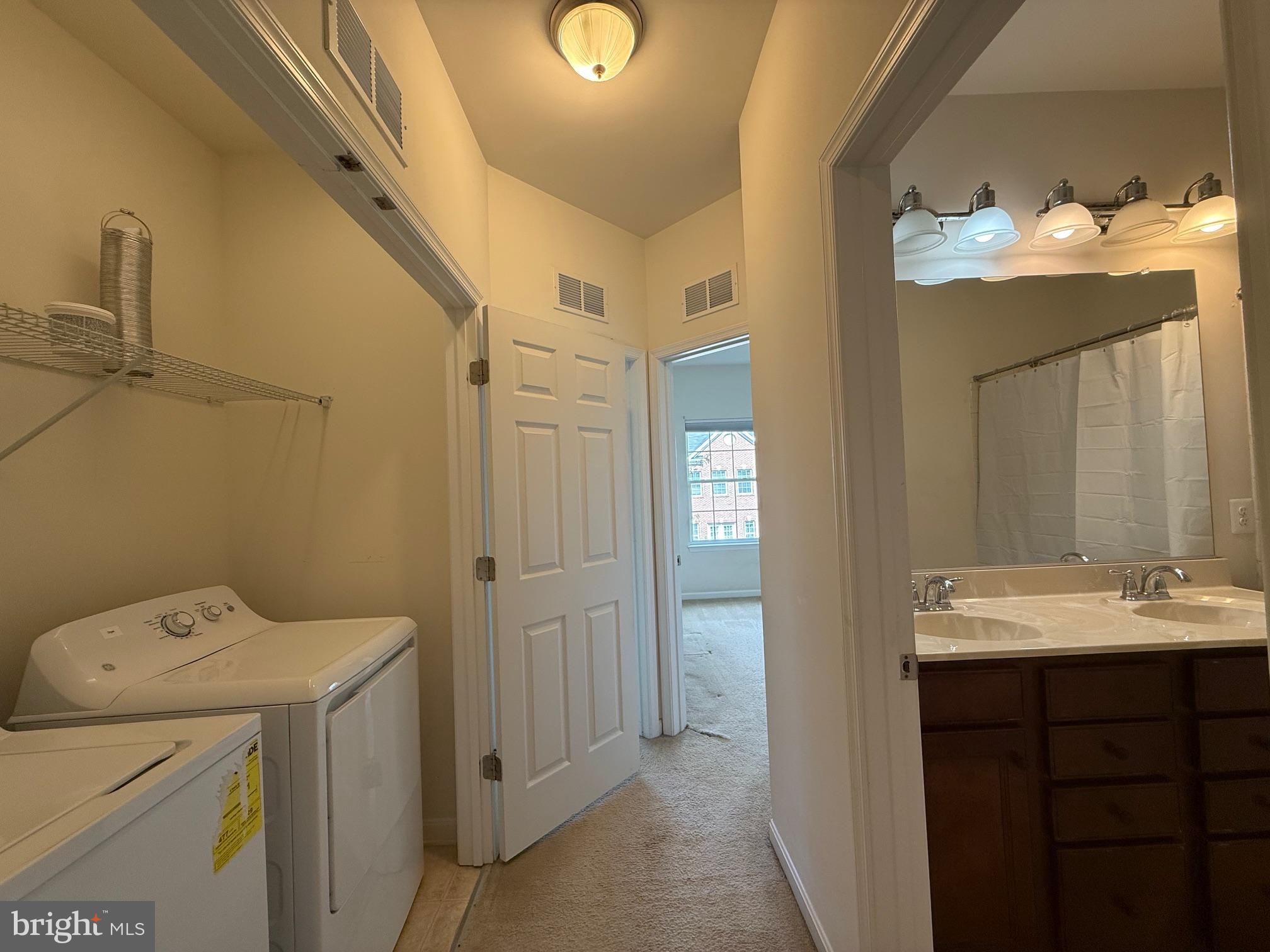 DOMINION CROSSING - Residential Lease