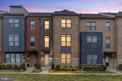 Townhouse For Rent - 44735 Medway Terrace<br/> Loudoun County, ASHBURN, VA 20147