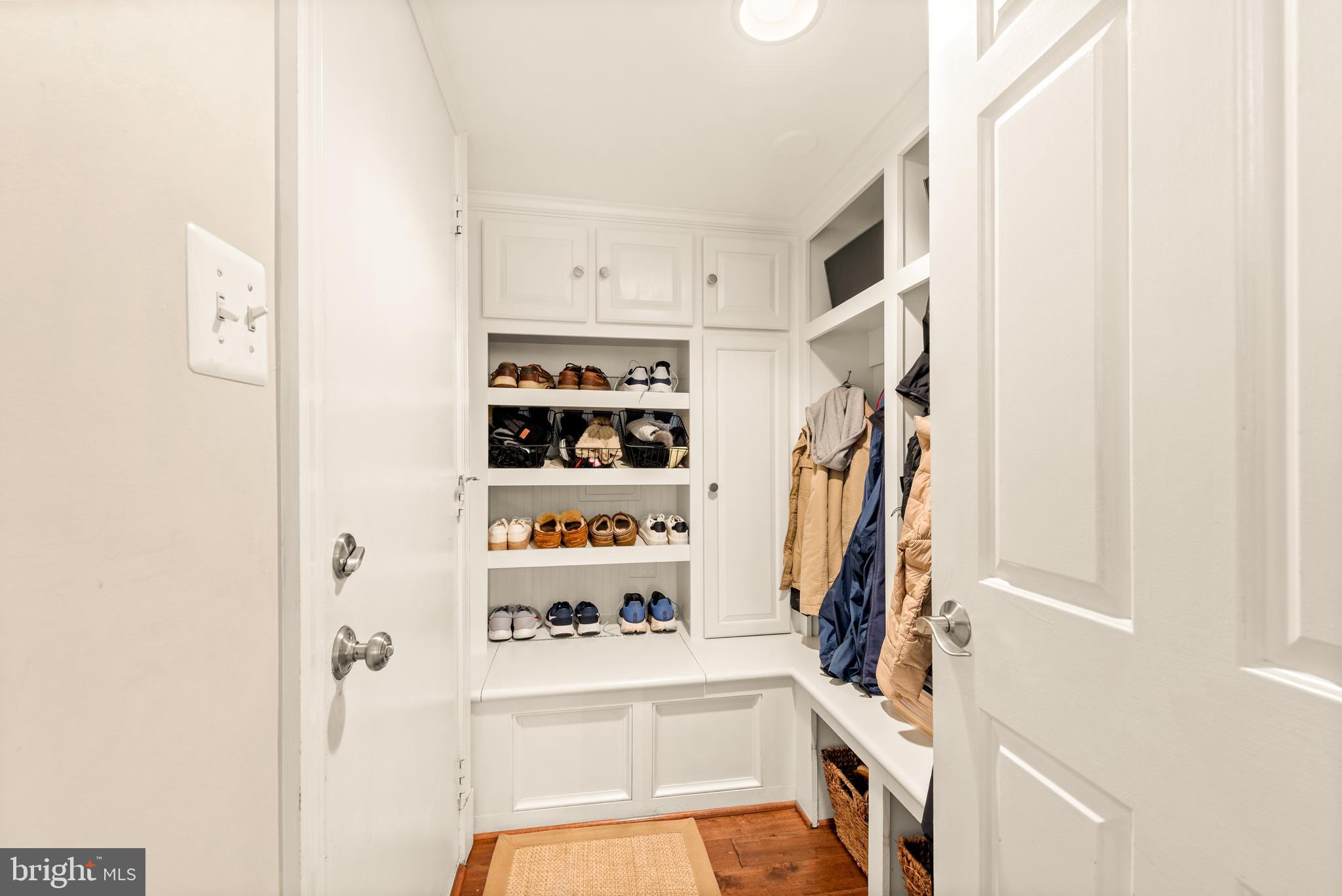 RESTON - Residential