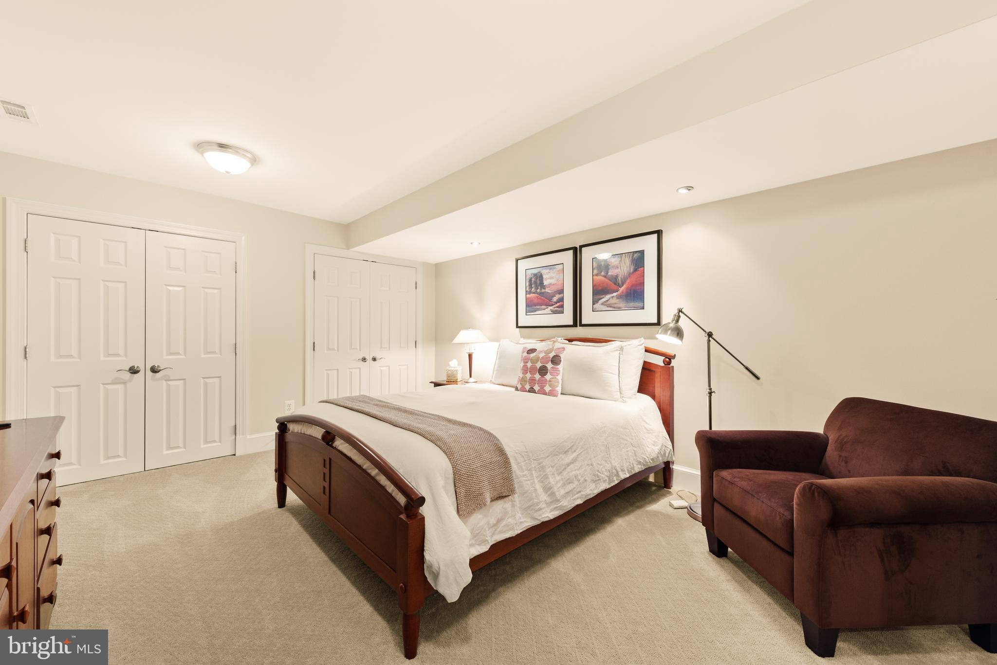 RESTON - Residential